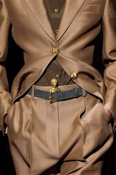 Look 14